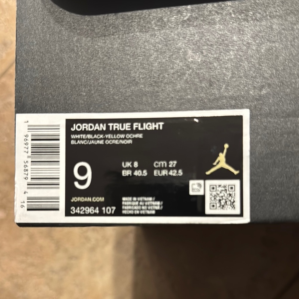 NIB Jordan True Flight high tops - Picture 6 of 6